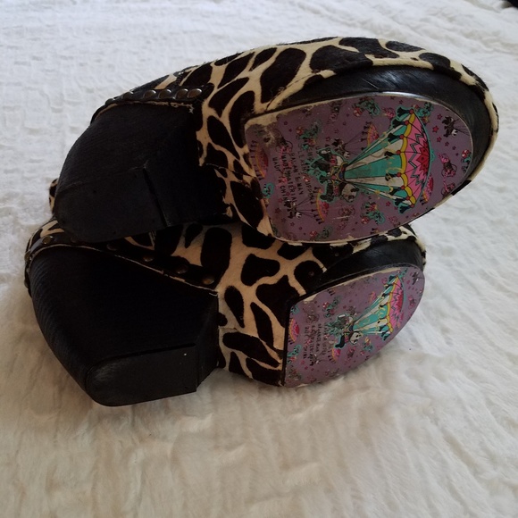Irregular Choice Collagen Kiss Booties - Picture 6 of 8
